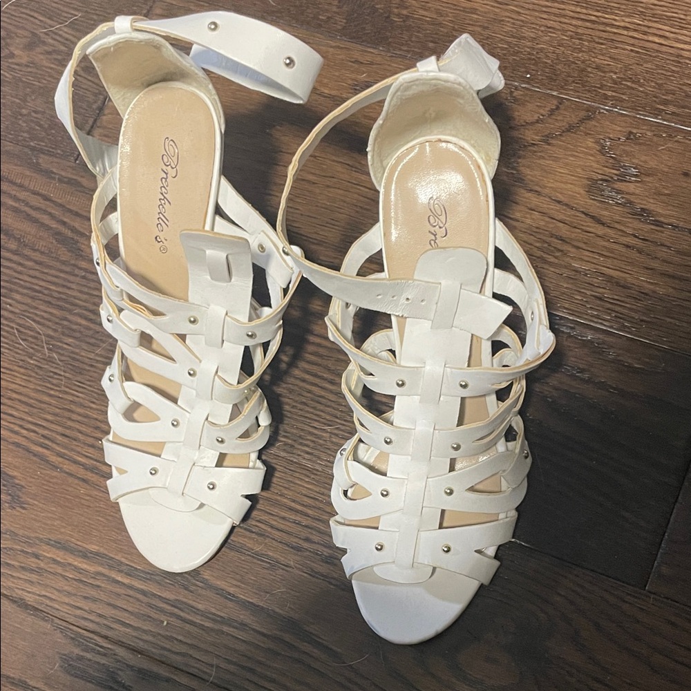 Bravado Women's Cream Strappy Sandals
